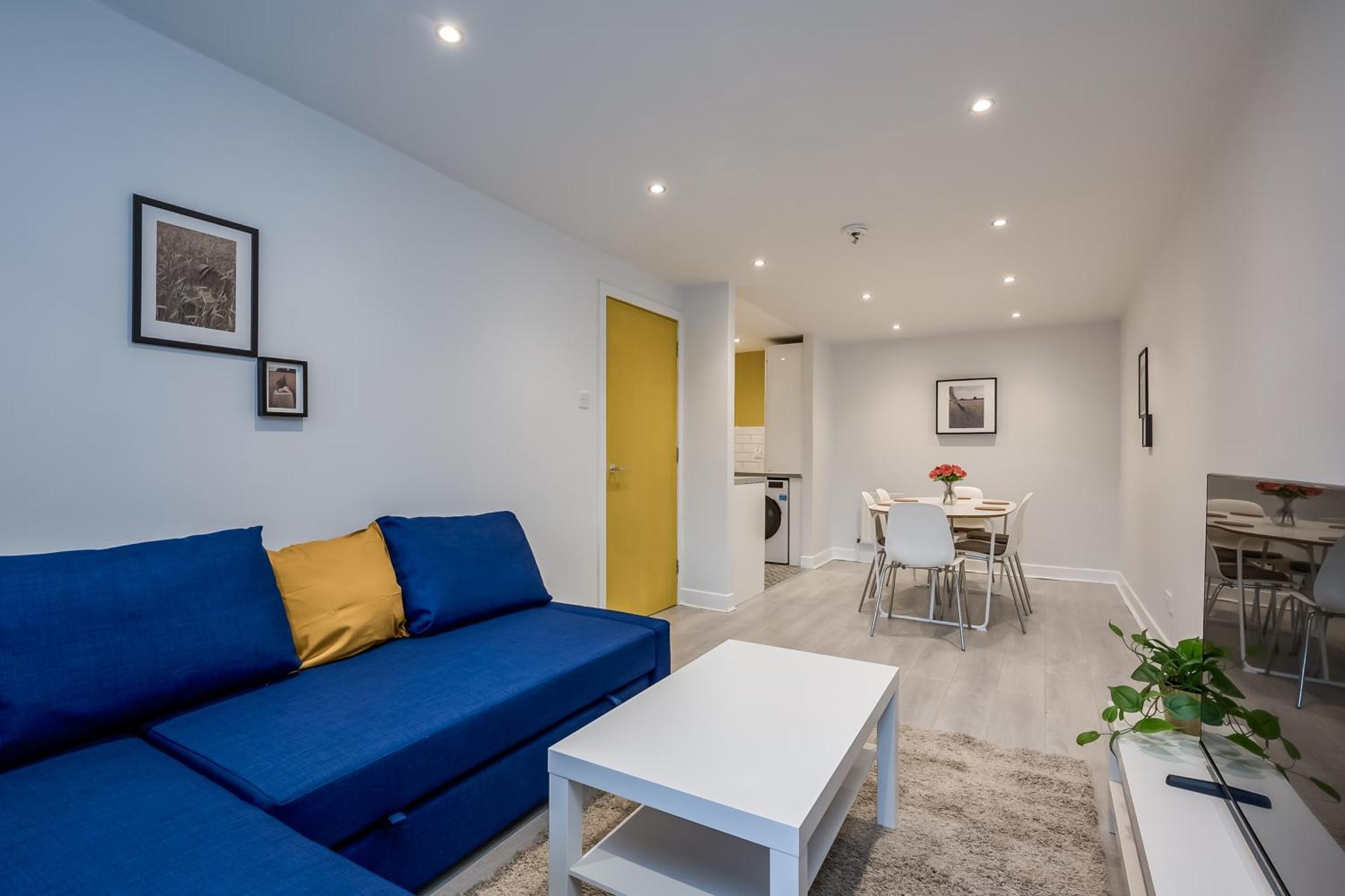 Apartment With Free Parking! *