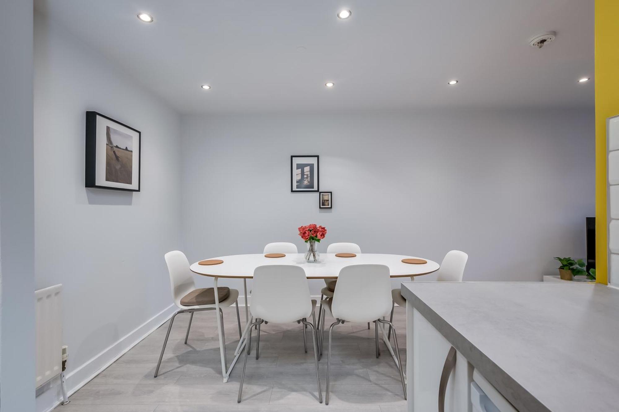 With Free Parking! Apartment Belfast