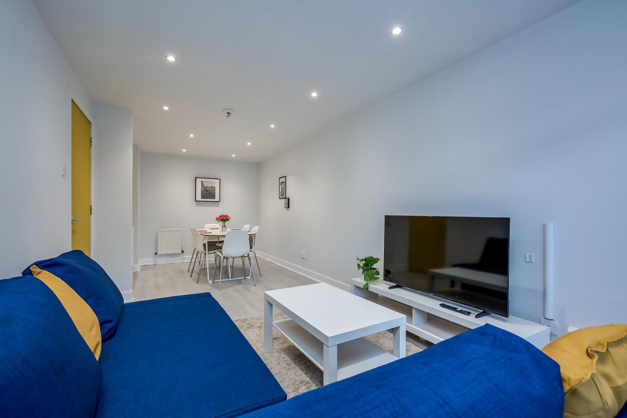 Apartment With Free Parking! *