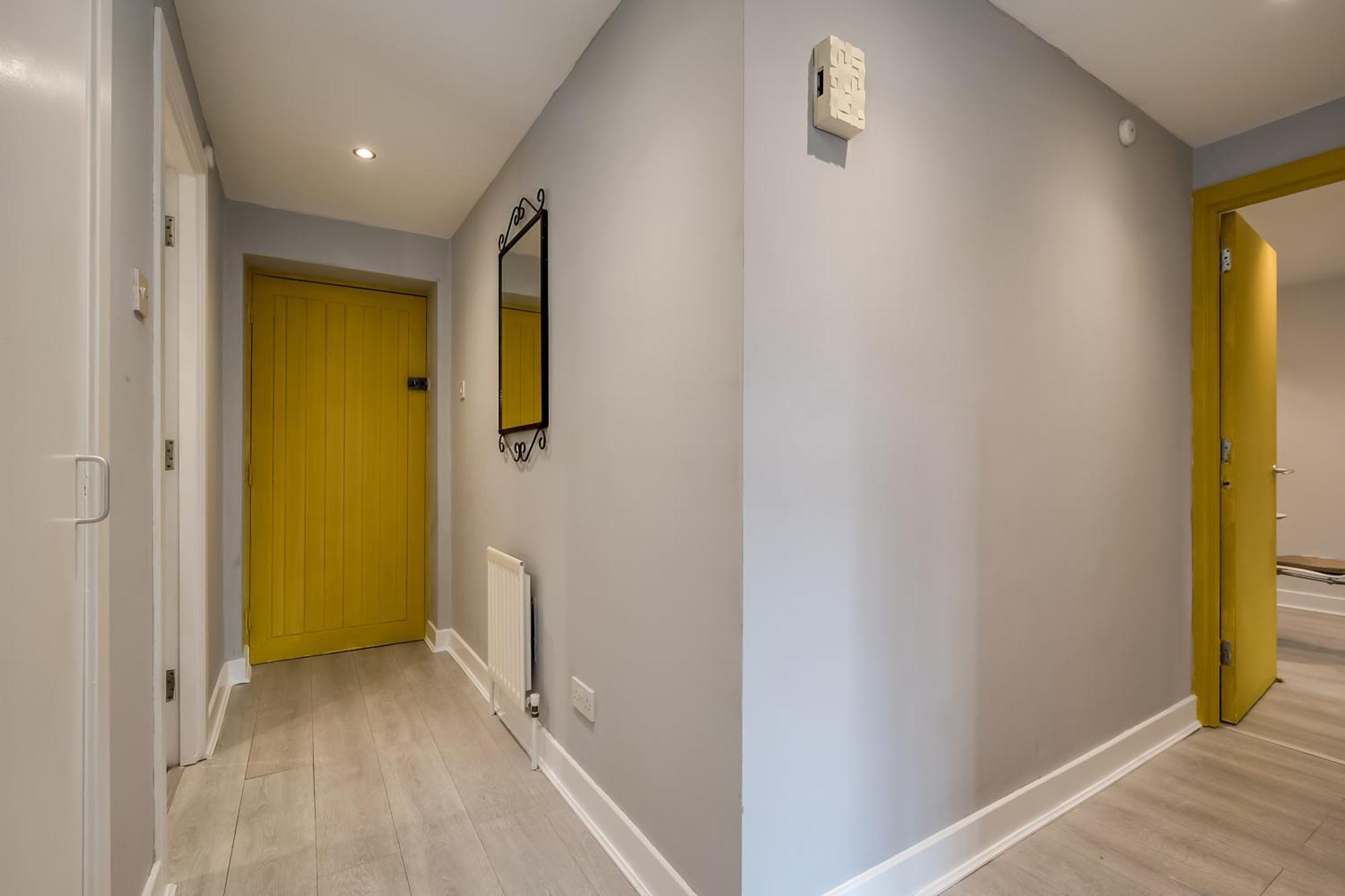 Apartment With Free Parking! Belfast